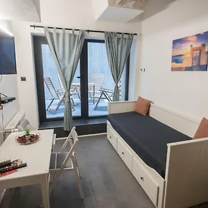  Apartman Peaceful Basement With Terrace & Free Gym
